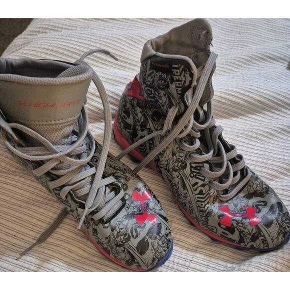 Under Armour Superman Highlight Football Cleats 4.5Y EUC - Picture 1 of 8